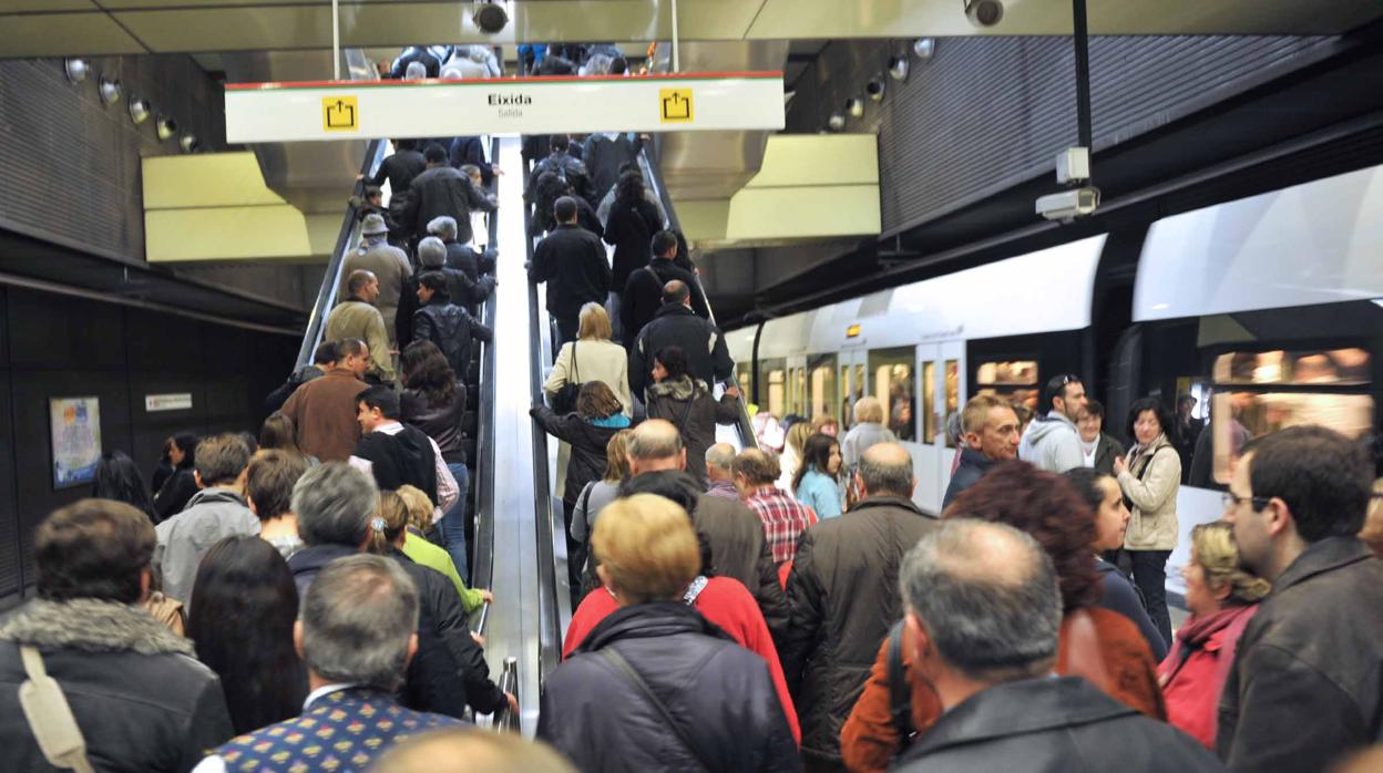 Imagen de archivo de una estación de Metrovalencia en Fallas