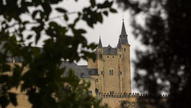 Así fue la conquista del Alcázar de Segovia que dio el poder a las mujeres en tiempos de hombres