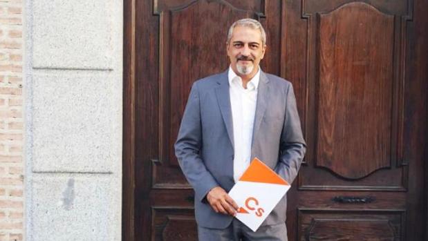 Cs Yeles alerta de la utilización de dinero público para «pagar cenas y cubalibres»