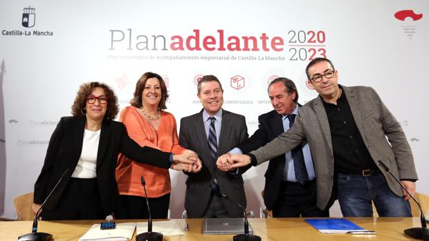 Sindicatos y empresarios firman el II Plan Adelante de la Junta, que contará con 282 millones