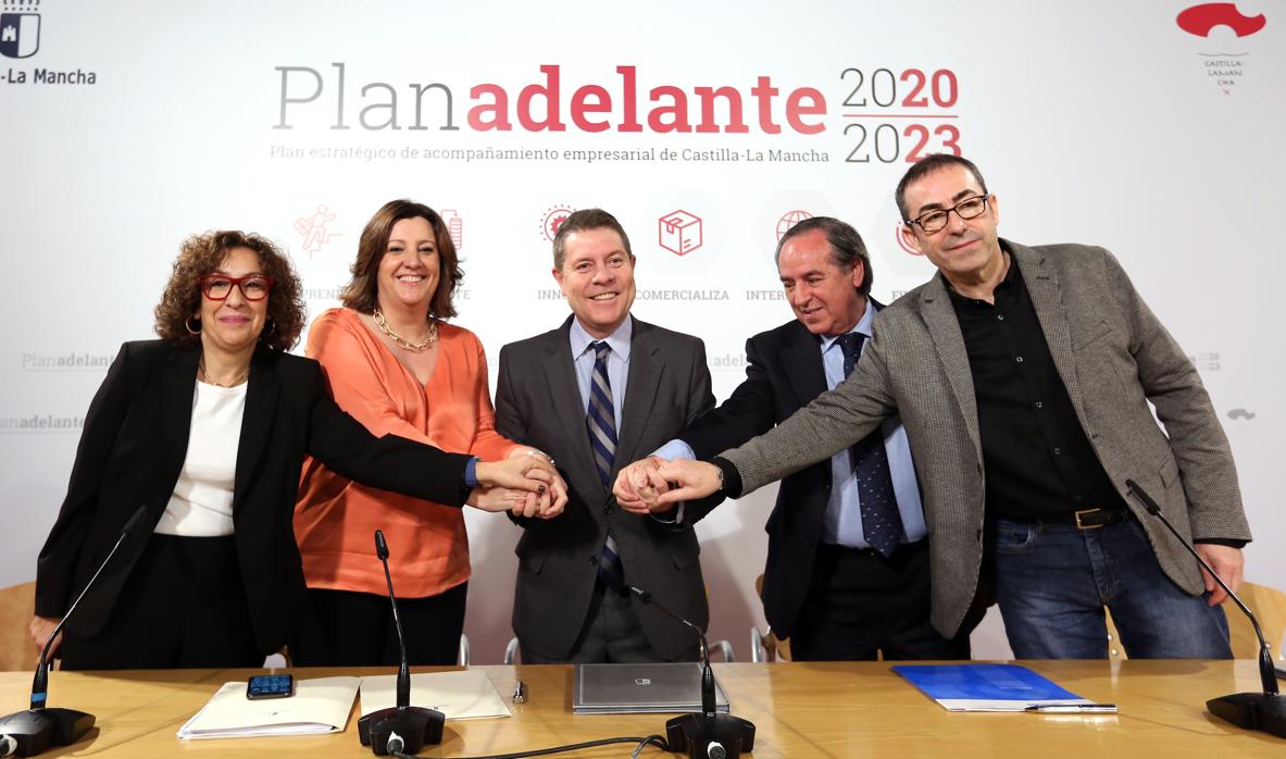 Los cinco firmantes del II Plan Adelante para el Acompañamiento Empresarial 2020-2023