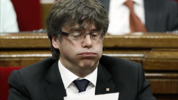 El TC inadmite, por prematuro, el recurso de Puigdemont contra su suspensión de cargo público