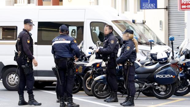 Detenido un colombiano por apuñalar a un joven en la cabeza a la salida de una discoteca de Valencia