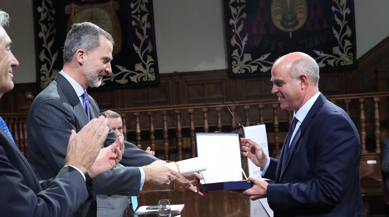 El Rey entrega el VIII premio de Derechos Humanos Rey de España en Alcalá de Henares