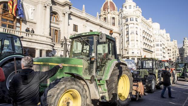 Manifestación de los agricultores en Valencia: calles cortadas, recorrido y horario