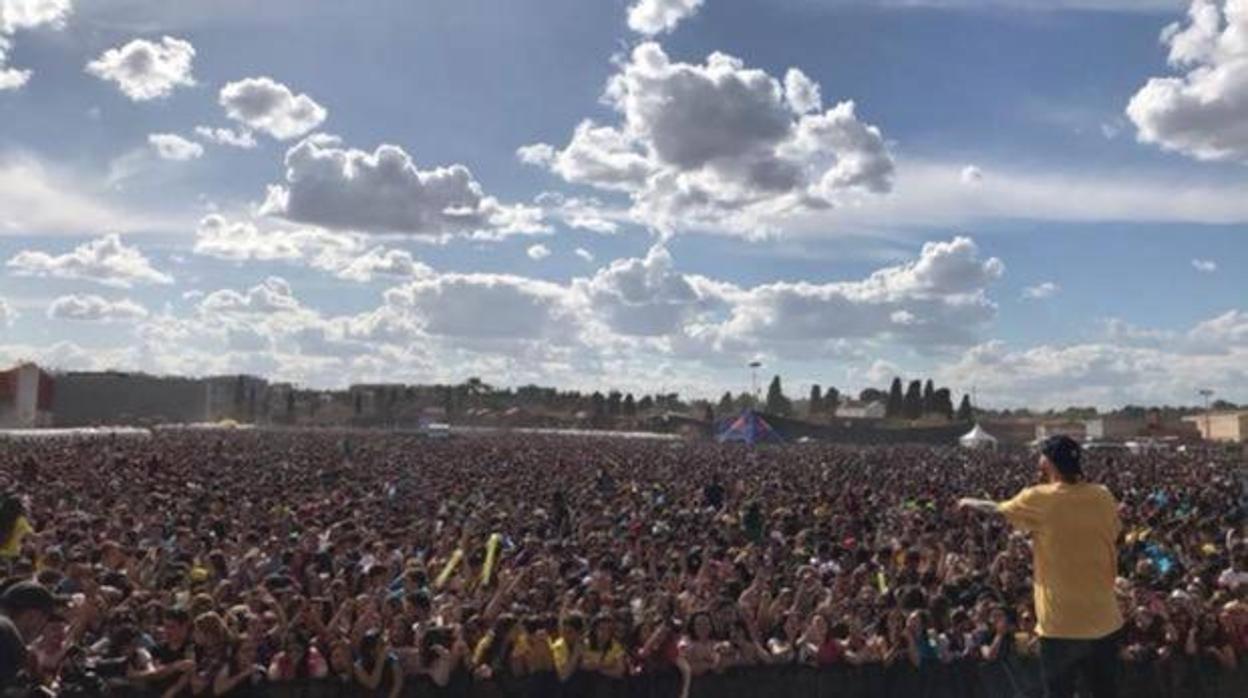 Imagen de una de las actuaciones del festival «Paellas Universitarias» en Moncada (Valencia)