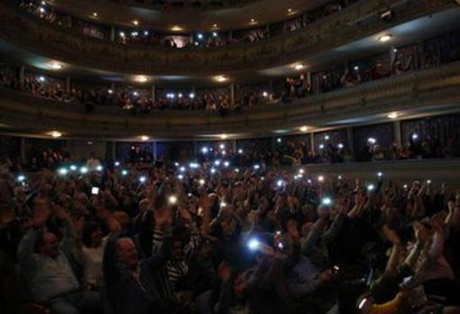 Candela&amp;Son llena el Teatro de Rojas