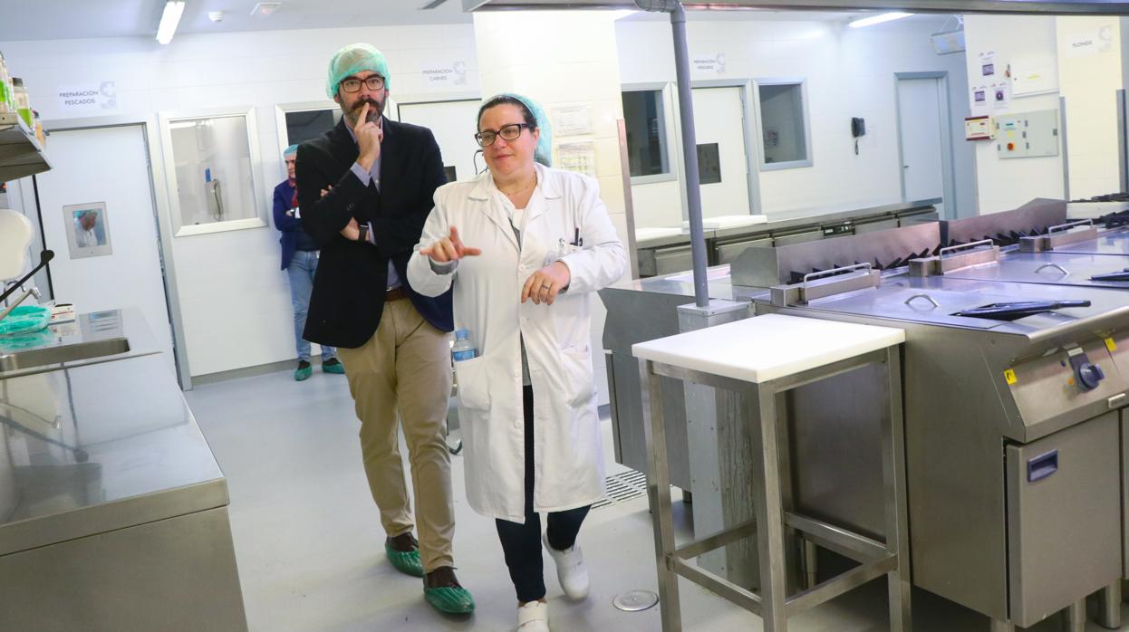 Íñigo Cortázar ha visitado este domingo las cocinas del Hospital Nacional de Parapléjicos