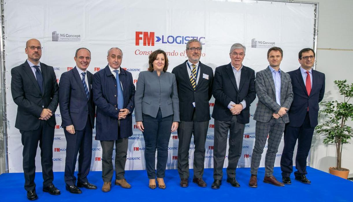 Patricia Franco, José Manuel Tofiño, alcalde de Illescas y el director de FM Logistics en Illescas, Álvaro Íñiguez, entre otros asistentes