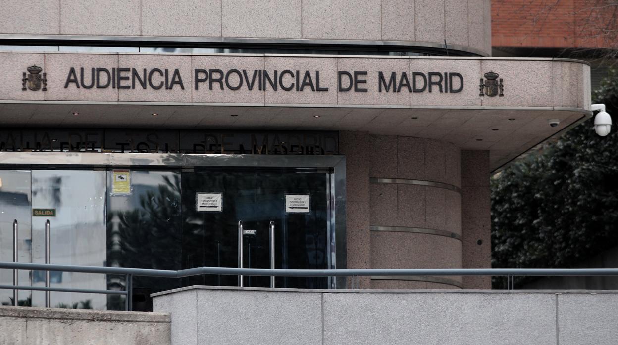 Vista exterior de la entrada a la Audiencia Provincial de Madrid, donde se juzga a Carlos Andrés García