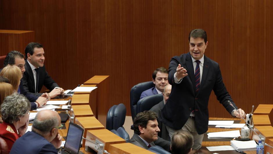 Y así se arrancó a cantar por La Lupe el consejero de la Presidencia