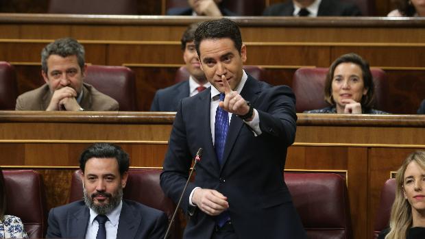 Iglesias y Egea se enzarzan a cuenta de las «políticas palanca» y el lanzamiento de aceitunas