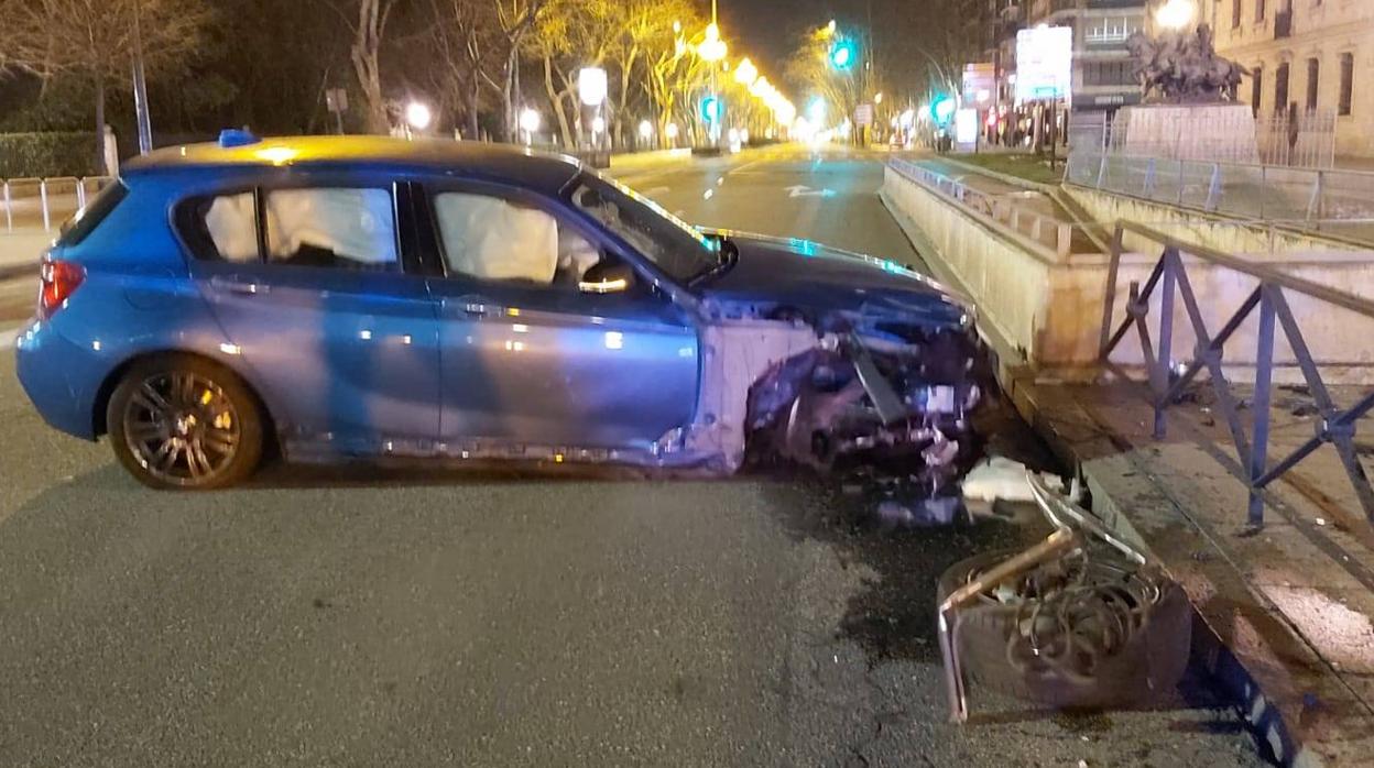 Imagen del coche accidentado publicada en Twitter por la Policía Municipal de Valladolid