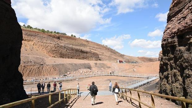 La UCLM lleva a la Gran Vía de Madrid los volcanes de Ciudad Real