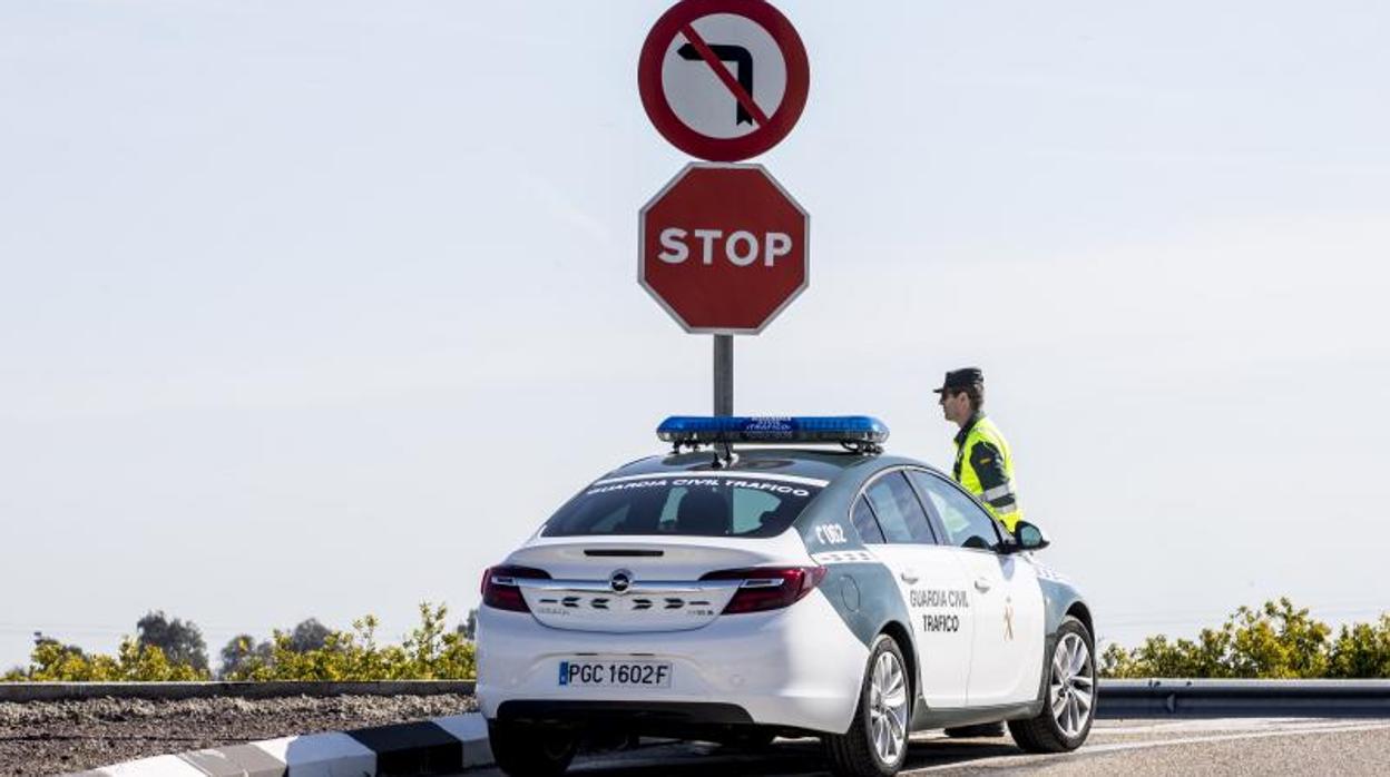 Una patrulla de la Guardia Civil de Tráfico