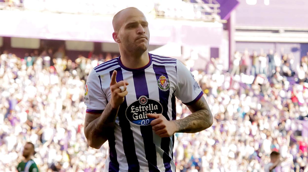 Sandro Ramírez anotó el primer gol del Real Valladolid ante el Espanyol en el José Zorrilla