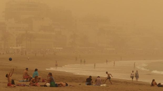 La calima deja en Canarias «el aire más peligroso del planeta»