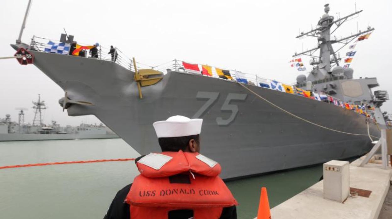 Llegada a la base de Rota del USS Donald Cook en 2014