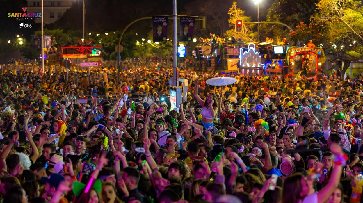 Ambiente en ka Avenida Anaga el pasado lunes