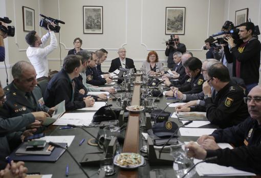 Imagen de la reunión de la Junta de Seguridad en Valencia con motivo de las Fallas