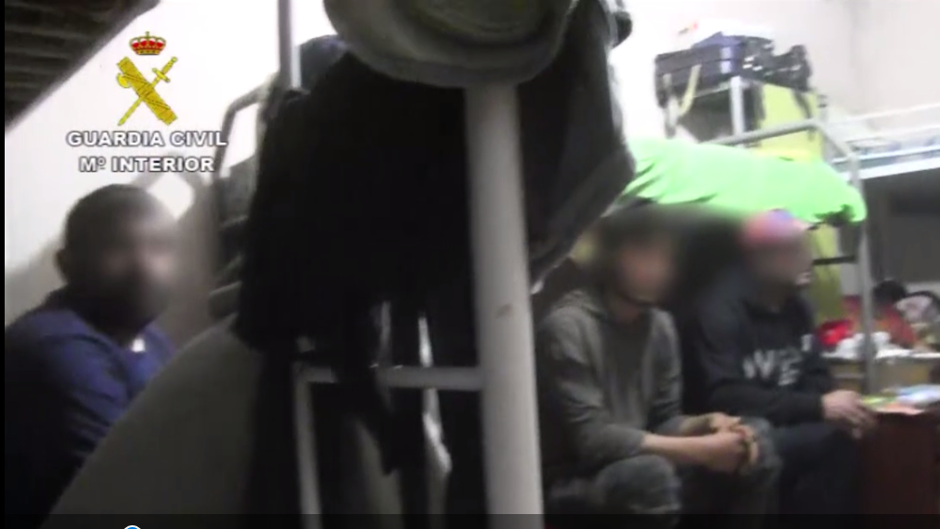 La Guardia Civil desarticula una red de «esclavitud» con 25 trabajadores hacinados en tres habitaciones