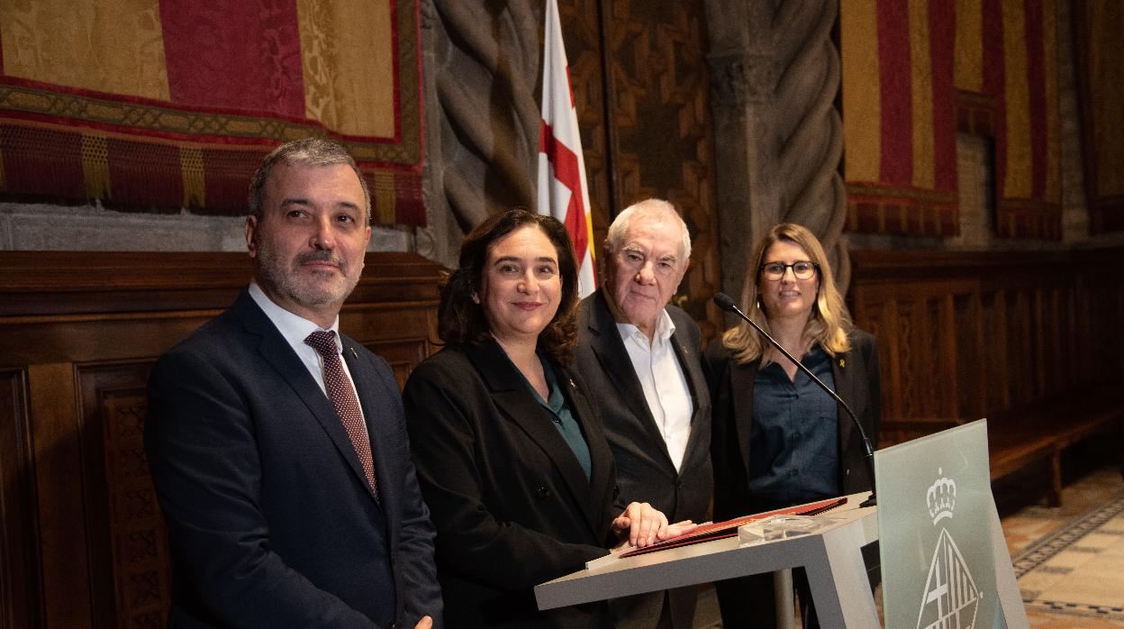 Colau y Collboni, en el Ayuntamiento