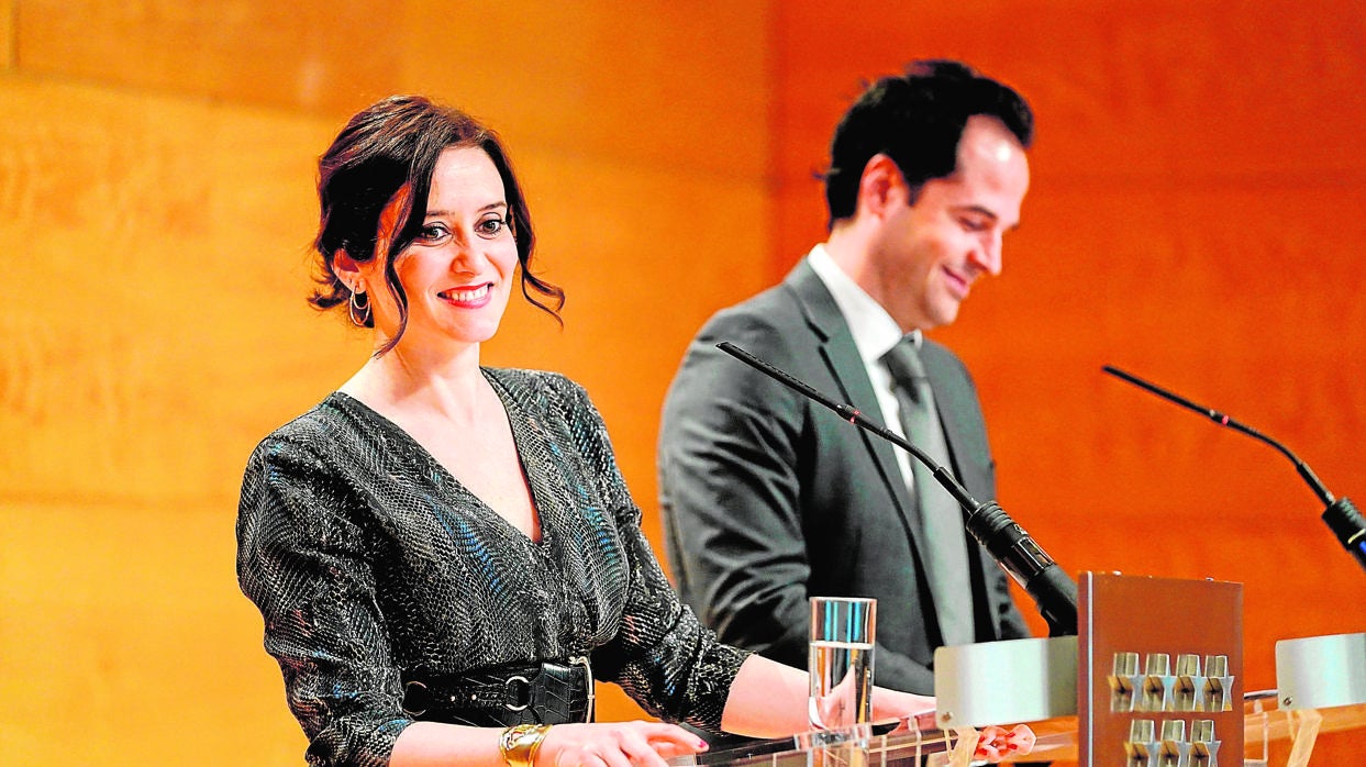 La presidenta Díaz Ayuso y el vicepresidente Aguado, ayer en Sol