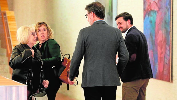 El PSOE planta a los médicos por criticar su «no» al pacto por la sanidad