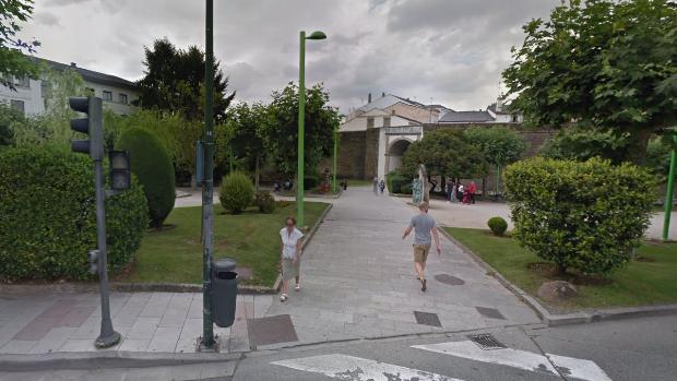 Una pata de cabra, el sorprendente objeto con el que un vecino de Lugo destrozaba el mobiliario urbano