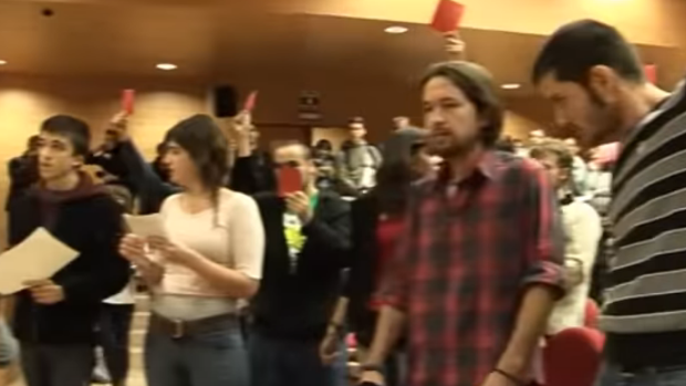 El escrache a Pablo Iglesias, en el mismo lugar en el que él boicoteó un acto de Rosa Díez en 2010