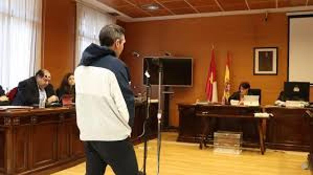 El acusado de degollar a su mujer en Azuqueca de Henares (Guadalajara), durante el juicio