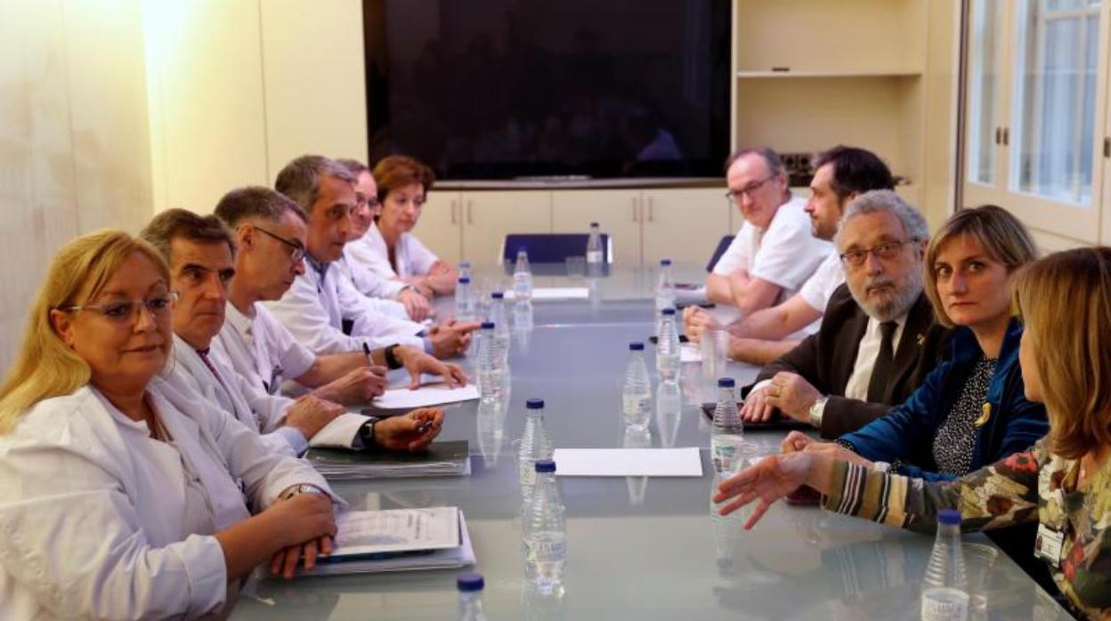 Responsables de la Generalitat, esta semana reunidos con profesionales del Hospital Clínic