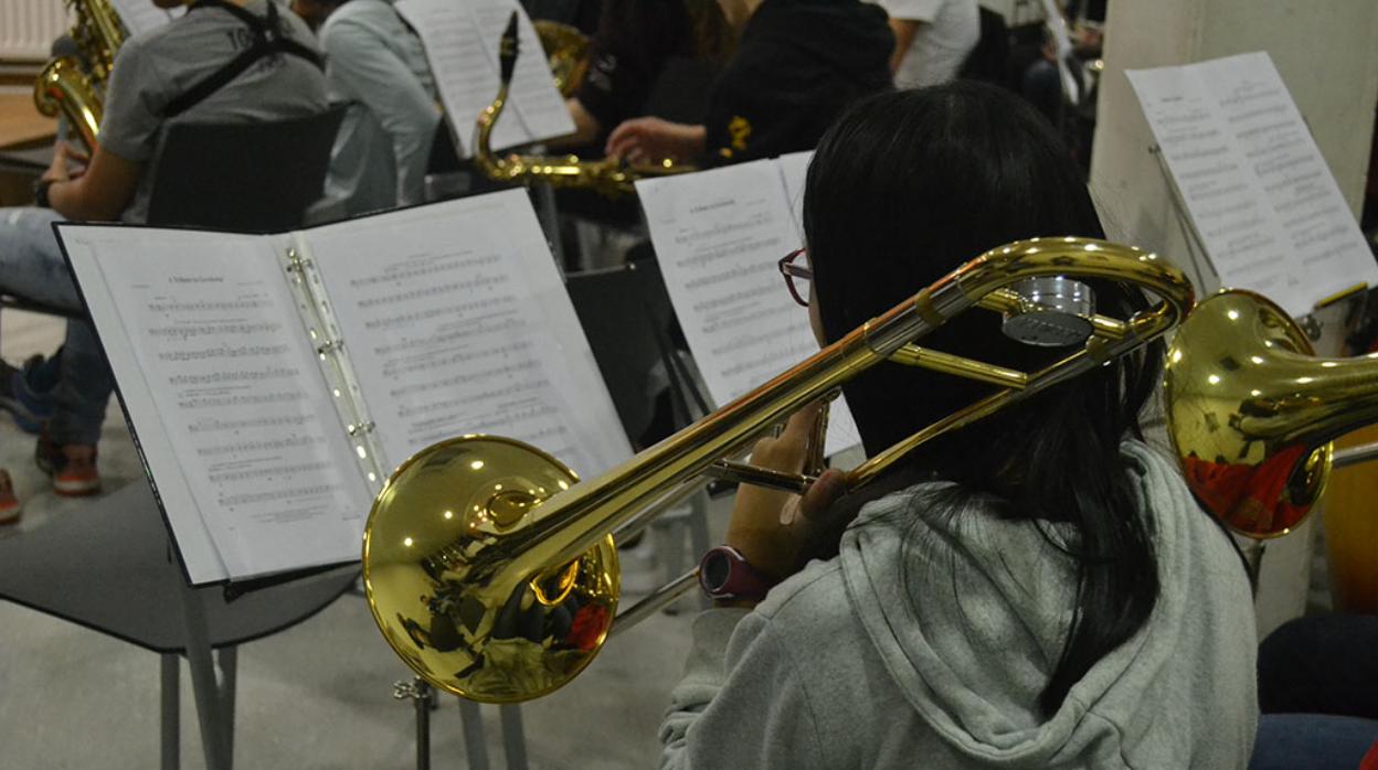 La medida buscaba que las escuelas de música impartiesen danza y teatro