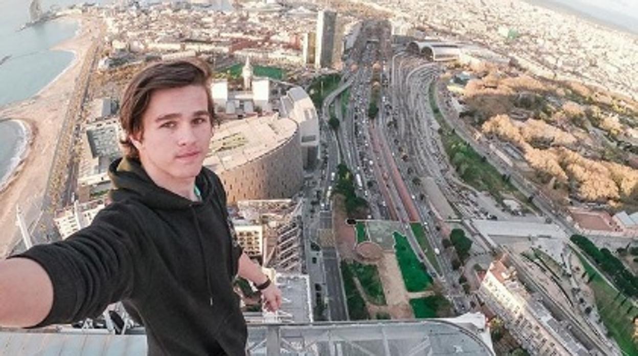 Un «instagramer» británico escala y duerme en la Catedral de Barcelona