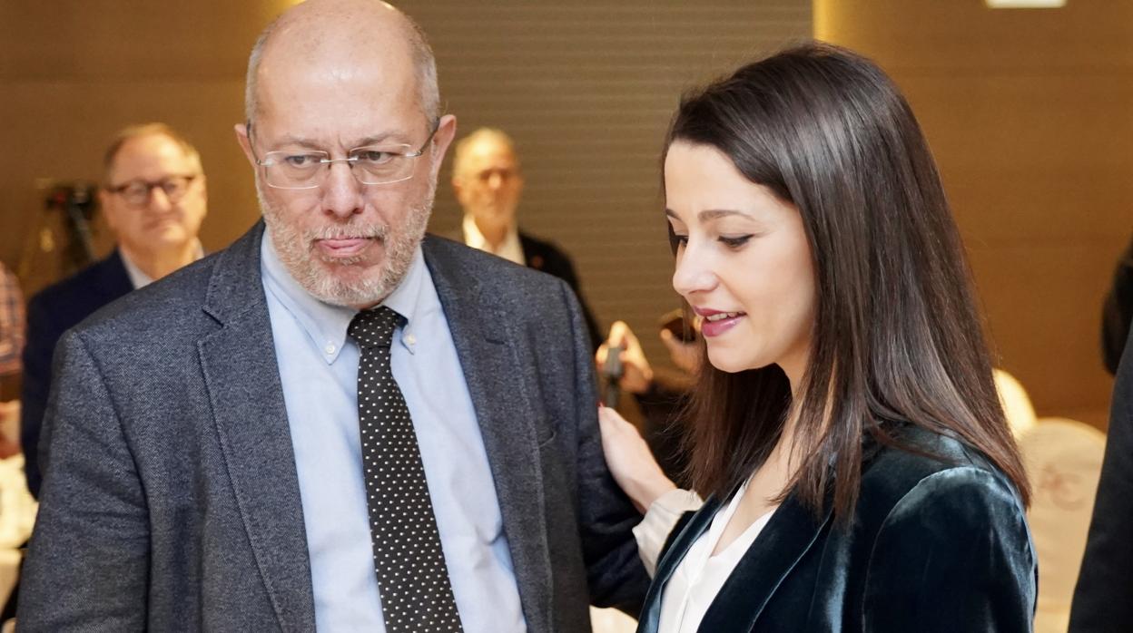 Francisco Igea e Inés Arrimadas, en el tenso encuentro entre ambos en Valladolid en febrero