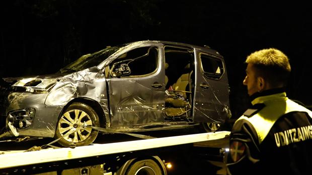 Hallan los cadáveres de los tres desaparecidos en el interior del coche que cayó al río Urumea (Guipúzcoa)