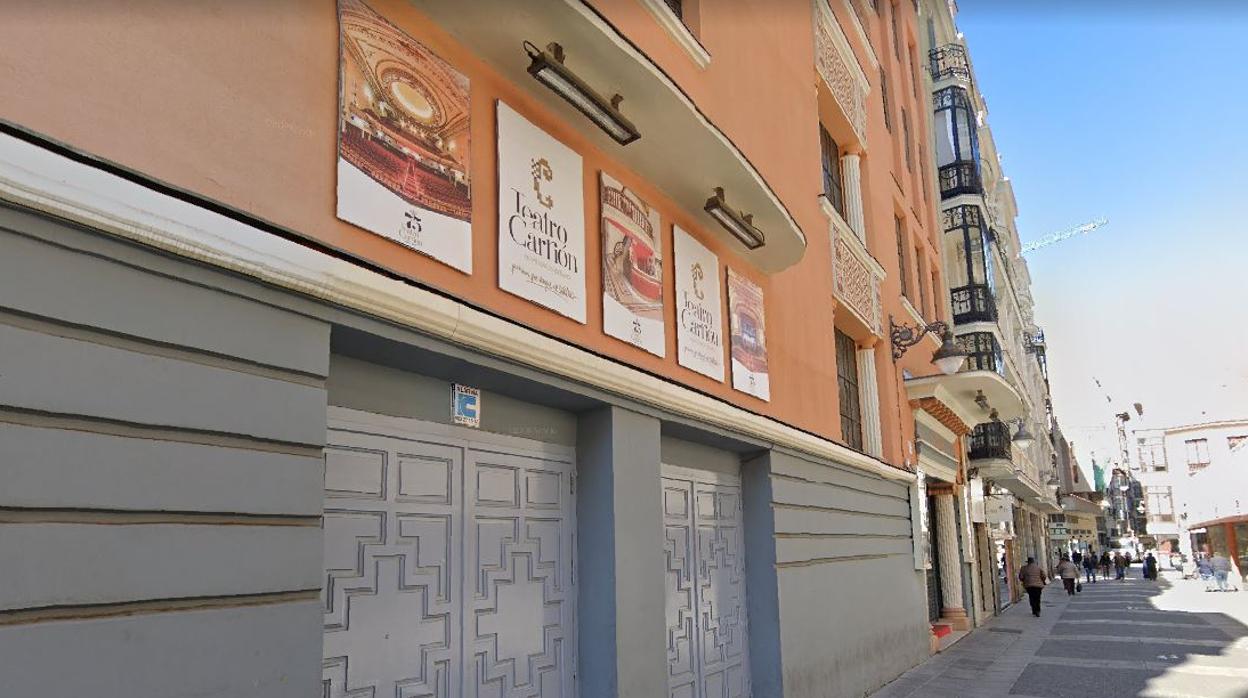 Entrada principal del Teatro Carrión, en Valladolid