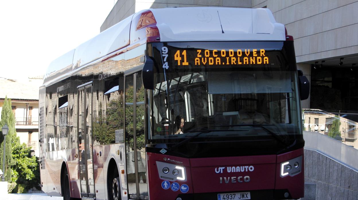 El Ayuntamiento reduce desde este sábado a la mitad las frecuencias de los autobuses urbanos