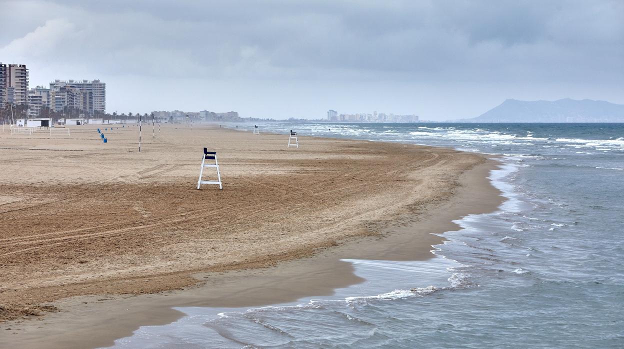 Aspecto de la playa de Gandia este viernes