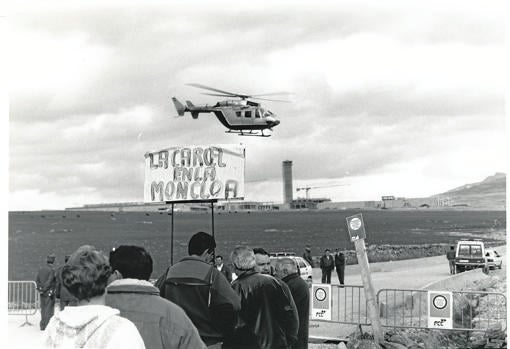 Protesta contra la construcción de la cárcel, en 1993