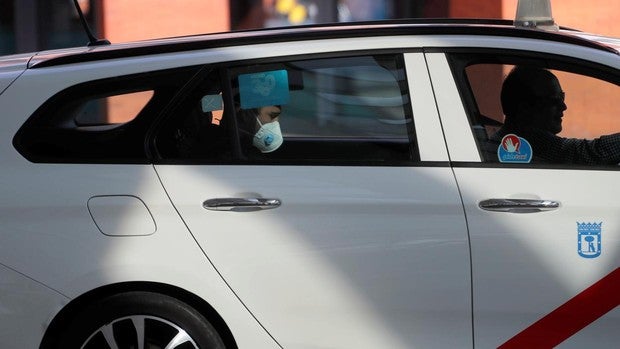 Madrid reduce a la mitad el servicio de taxis durante la crisis del coronavirus