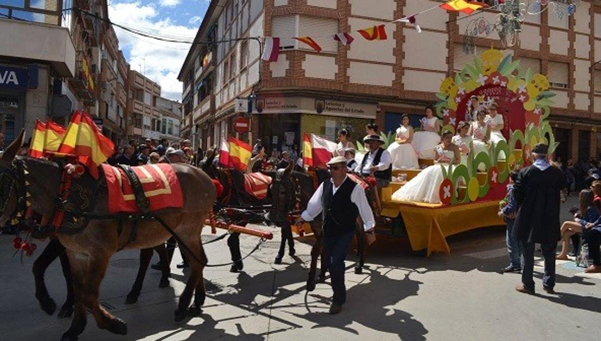 Carroza de la Reina y Damas de la Feria del Olivo de Mora