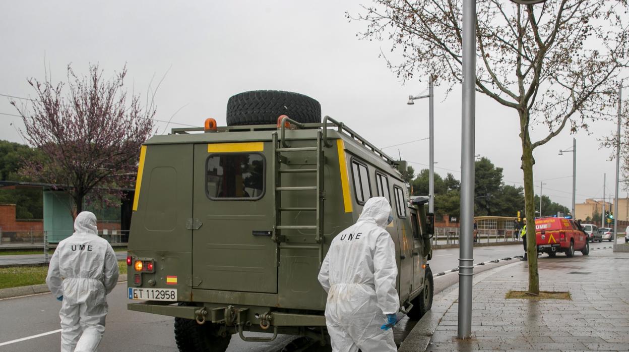 Militares del la Unidad Militar de Emergencias (UME)