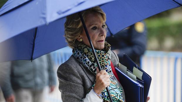 Esperanza Aguirre y su marido reciben el alta tras sufrir coronavirus