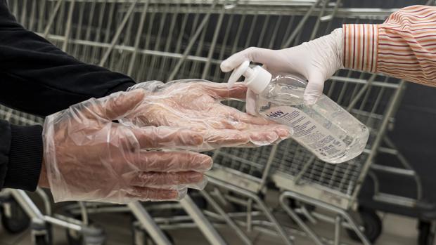 Coronavirus: una empresa de licores de Alcoy se ofrece para fabricar gel desinfectante de manos