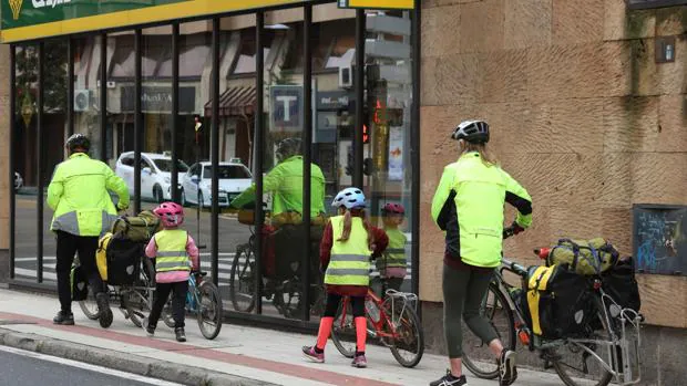 Interceptan a un peregrino francés continuó haciendo el Camino de Santiago en bicicleta