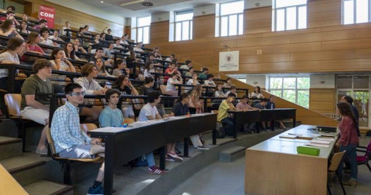 Estudiantes, durante la prueba de acceso a la universidad de 2019, en la Universidad Complutense de Madrid