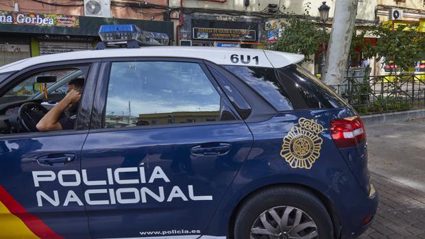 Detenido un argelino por agredir con un machete a un compatriota y lanzar una bengala a su coche