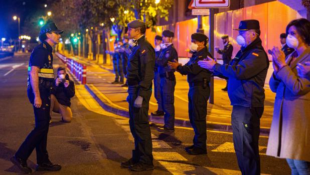 El sentido homenaje a Jesús Gayoso, el jefe de los GAR de la Guardia Civil fallecido por coronavirus