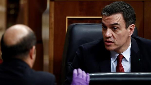 El Gobierno oculta el precio de los test de coronavirus y tampoco dice por qué sigue confiando en la empresa china de las pruebas fallidas